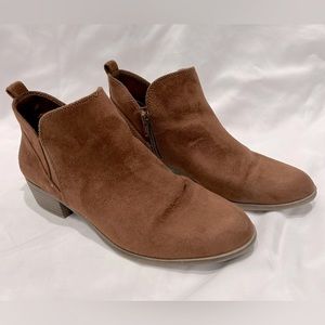 SO Brown Booties, size 9m